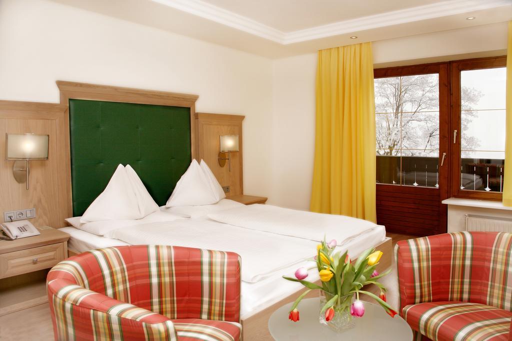 Hotel & Gasthof Fuerberg ซังคท์กิลเกอ ภายนอก รูปภาพ