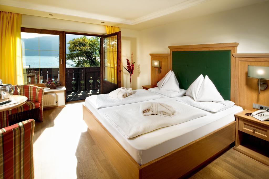 Hotel & Gasthof Fuerberg ซังคท์กิลเกอ ภายนอก รูปภาพ