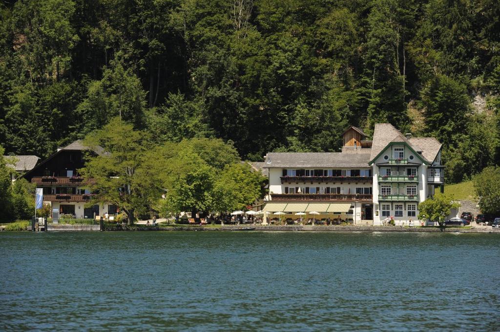 Hotel & Gasthof Fuerberg ซังคท์กิลเกอ ภายนอก รูปภาพ