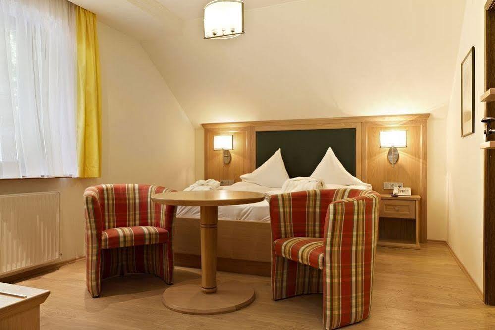 Hotel & Gasthof Fuerberg ซังคท์กิลเกอ ภายนอก รูปภาพ