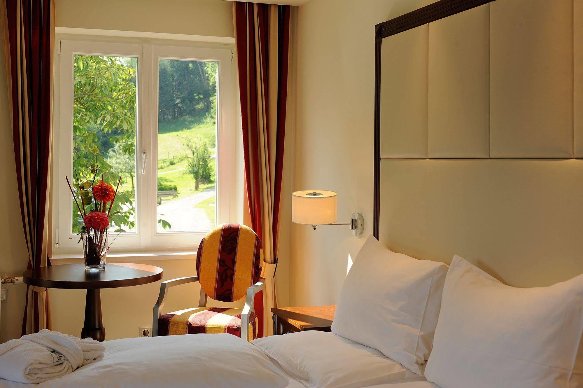 Hotel & Gasthof Fuerberg ซังคท์กิลเกอ ภายนอก รูปภาพ